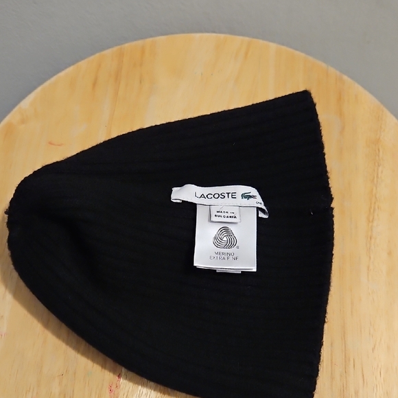 Lacoste Black Knit Beanie with Logo - Picture 4 of 6